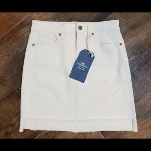 ⚪️ Vineyard Vines ivory denim skirt ⚪️